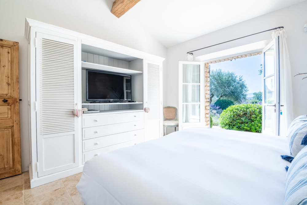 Photographs of Mas des Murets villa in Provence - Image 30 of 48