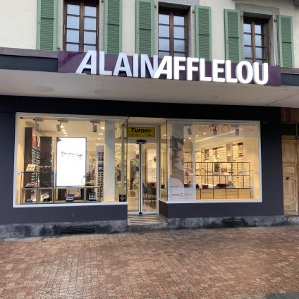 Magasin Opticien Place Centrale  7 1920 MARTIGNY