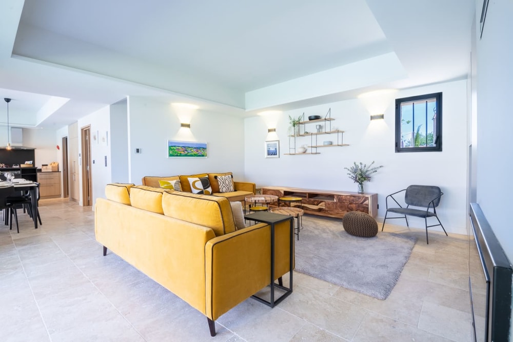 Photographs of La Belle Vie villa in Provence - Image 9 of 33