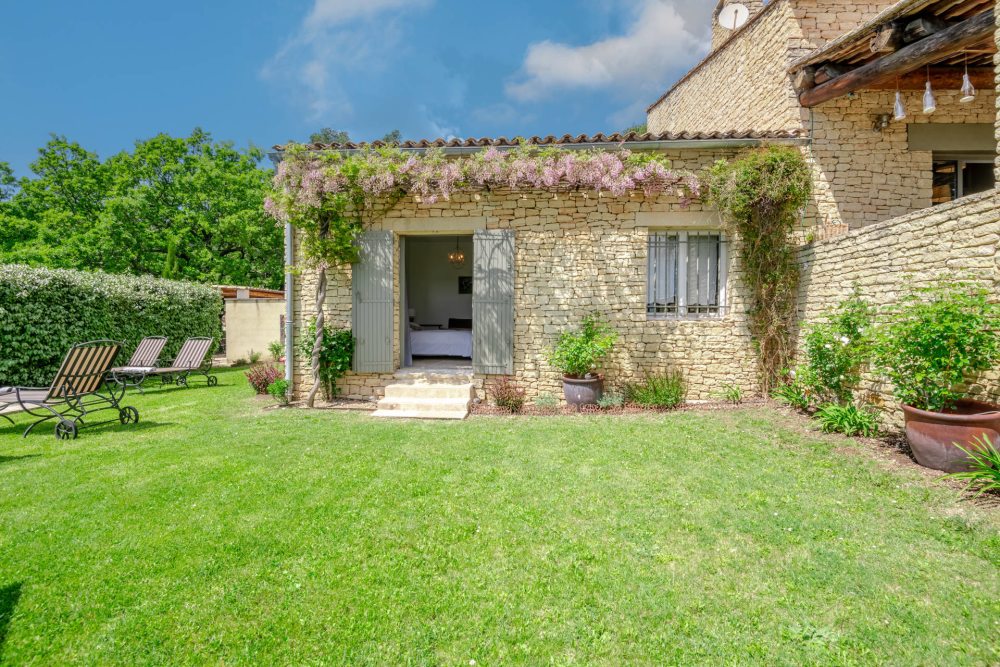 Photographs of Mas Bonheur villa in Provence - Image 11 of 32