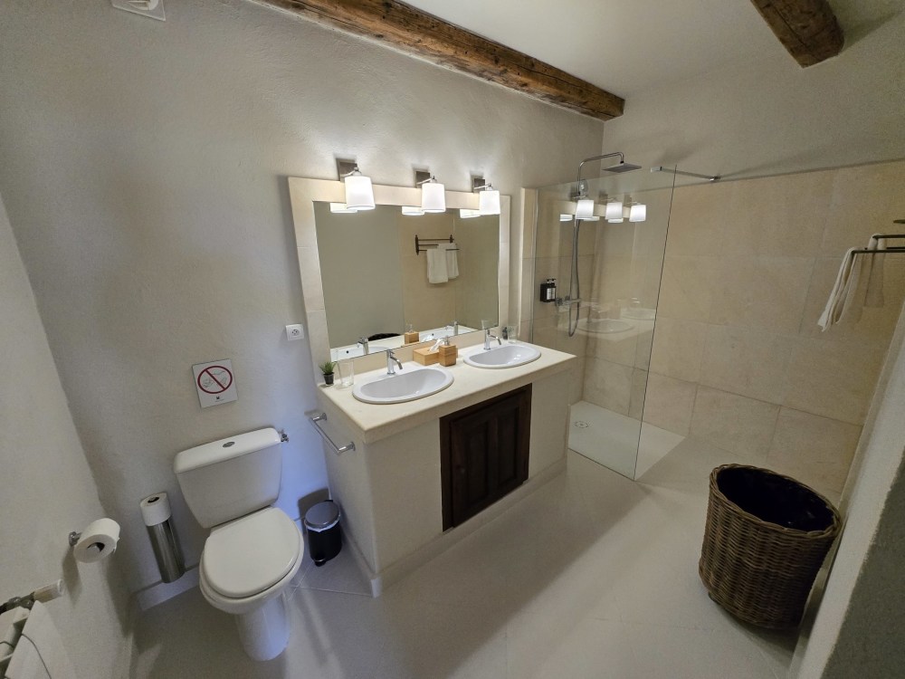 Photographs of Mas de Lacoste villa in Provence - Image 59 of 64
