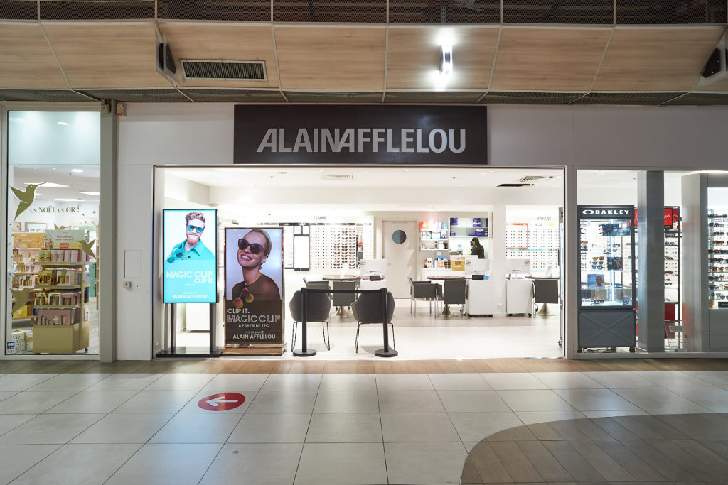 Magasin Opticien C.C. Carrefour - 55 chemin de la Bouyère 83190 OLLIOULES extérieur