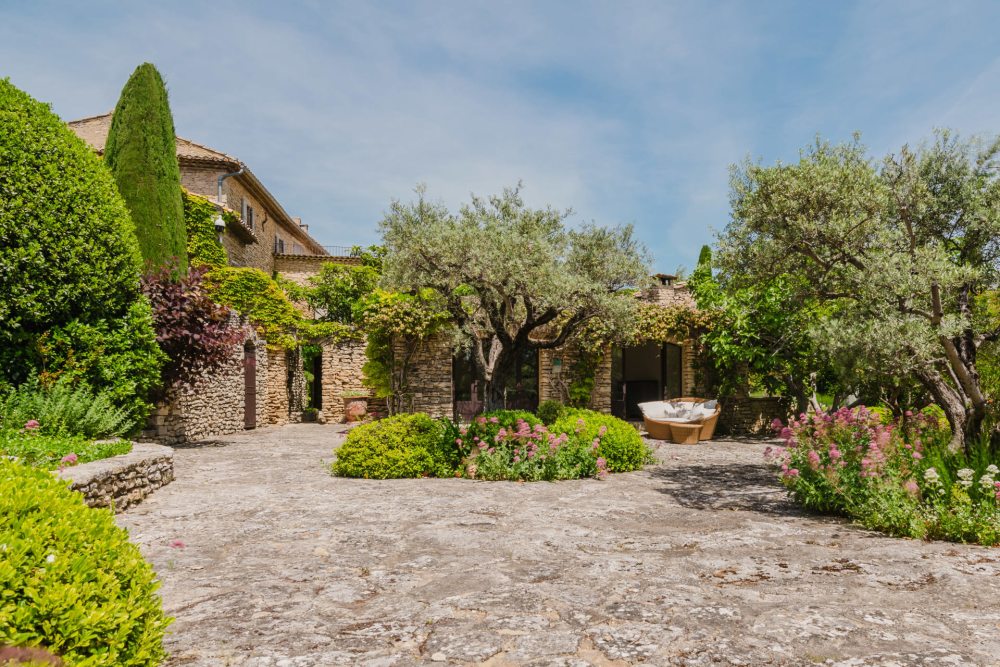 Photographs of Mas la Bergerie de Cabrieres villa in Provence - Image 43 of 56
