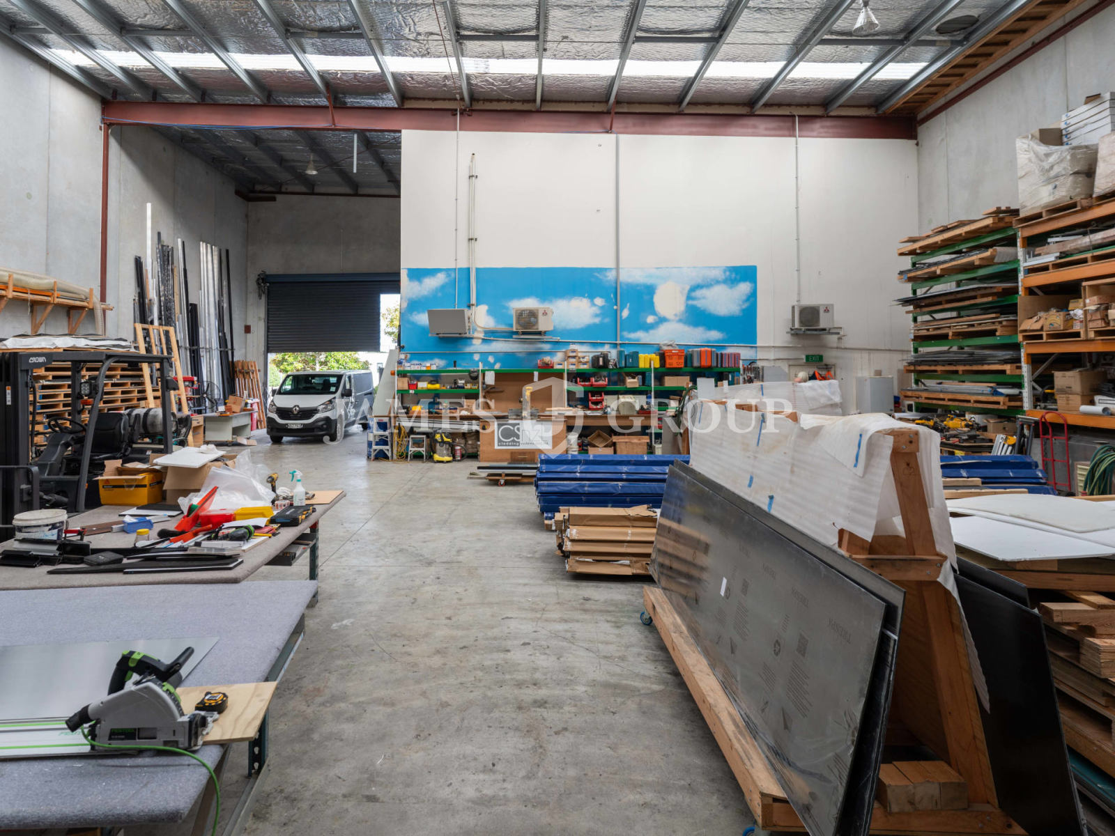 553m² Henderson Industrial | Available Now