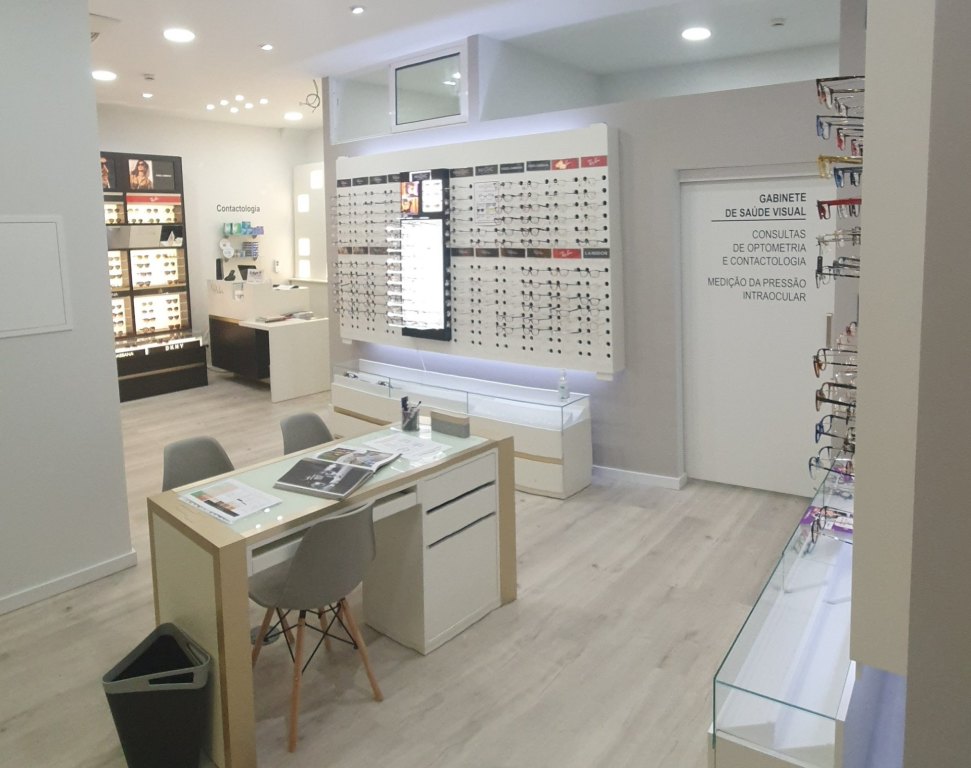 Loja Optometrista Rua Do Visconde De Anadia, 27  - Centro Comercial Anadia Loja 47 9050-020 Funchal indoor