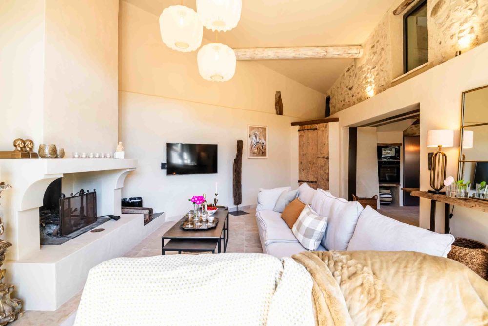 Photographs of New! La Petite Ocrière villa in Provence - Image 6 of 27