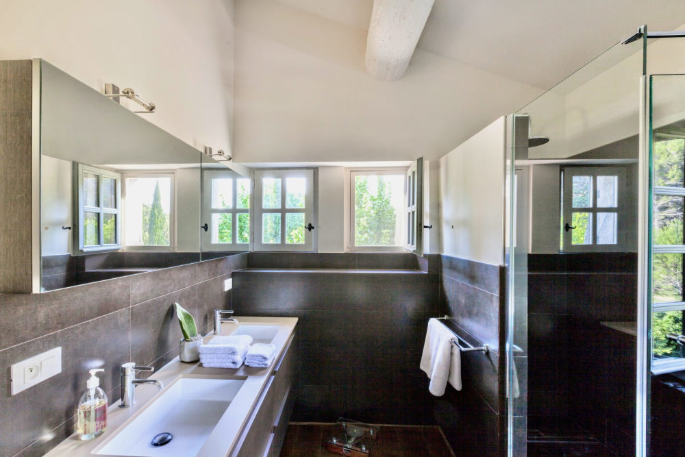 Photographs of Mas la Calade villa in Provence - Image 20 of 38