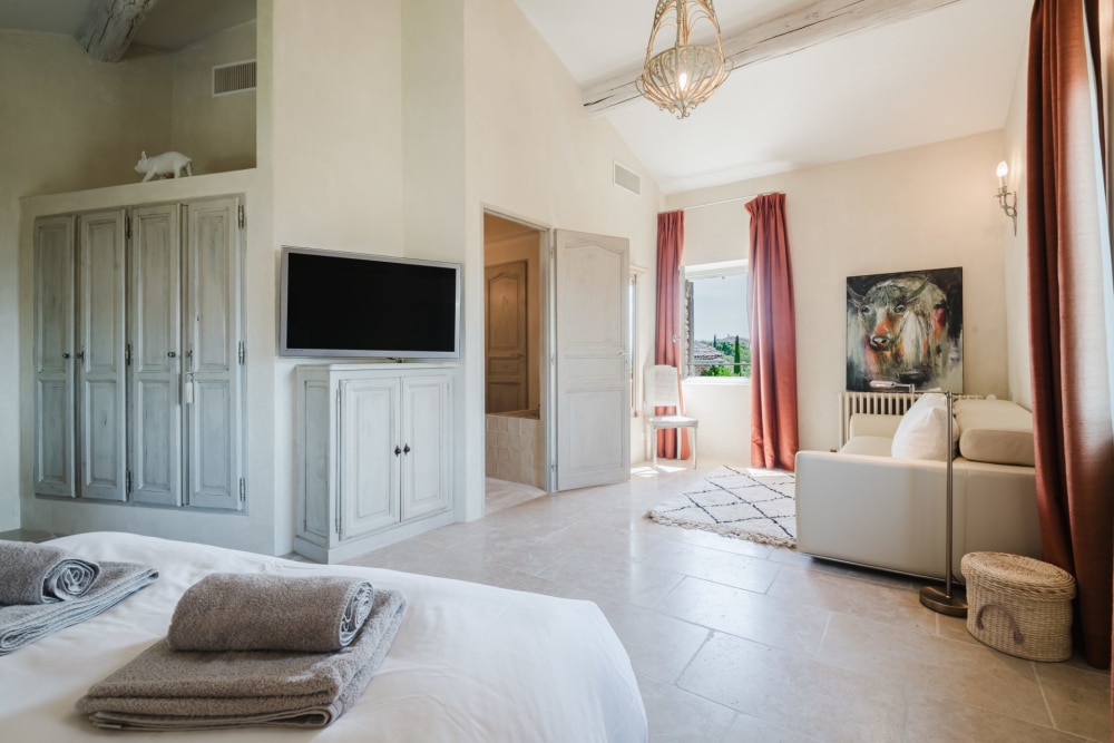 Photographs of Mas la Bergerie de Cabrieres villa in Provence - Image 33 of 56