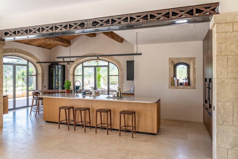 Photographs of Mas des Crêtes villa in Provence - Image 14 of 41