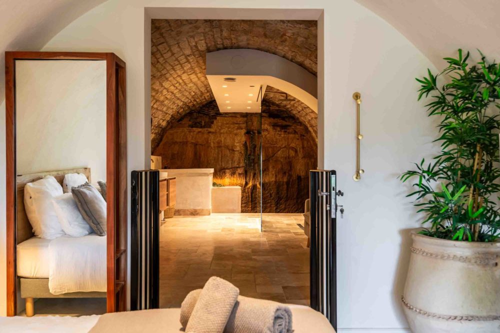 Photographs of New! La Clef de Gordes villa in Provence - Image 15 of 33