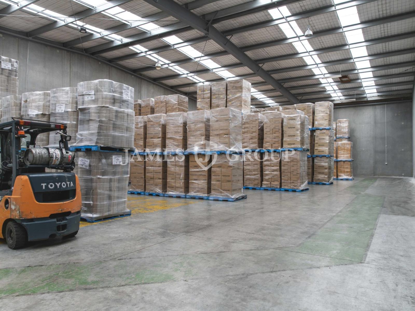 A-grade Wiri Industrial With Front Yard