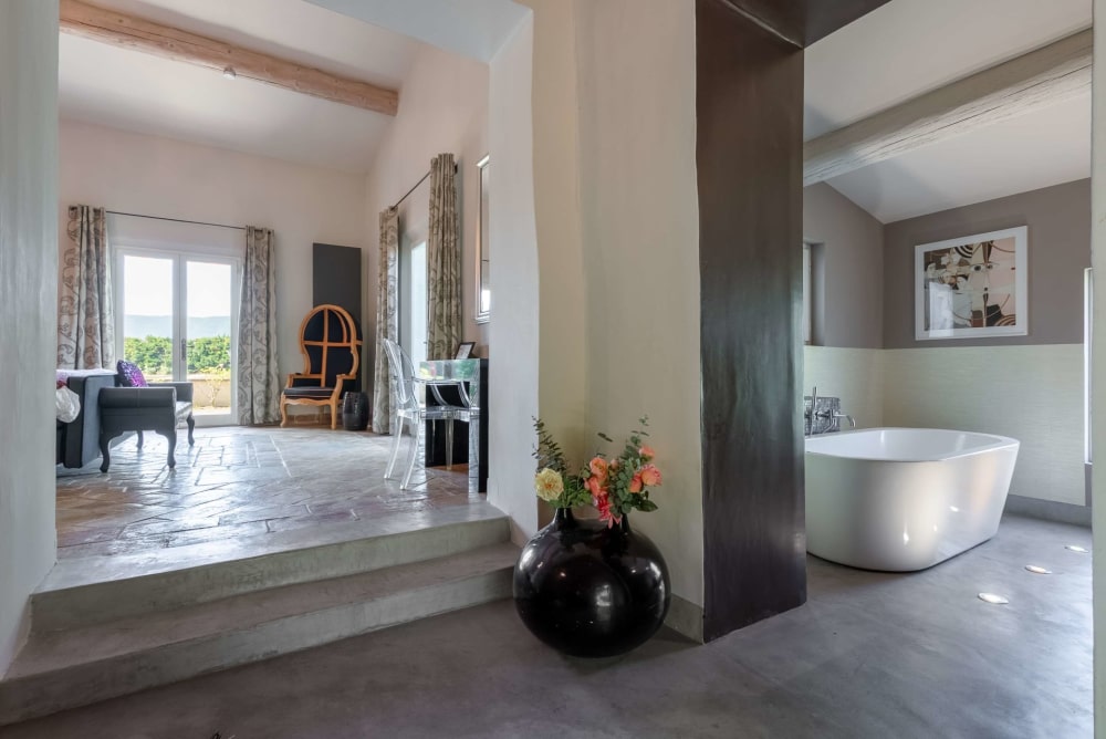 Photographs of Le Mas des Lavandins villa in Provence - Image 28 of 53