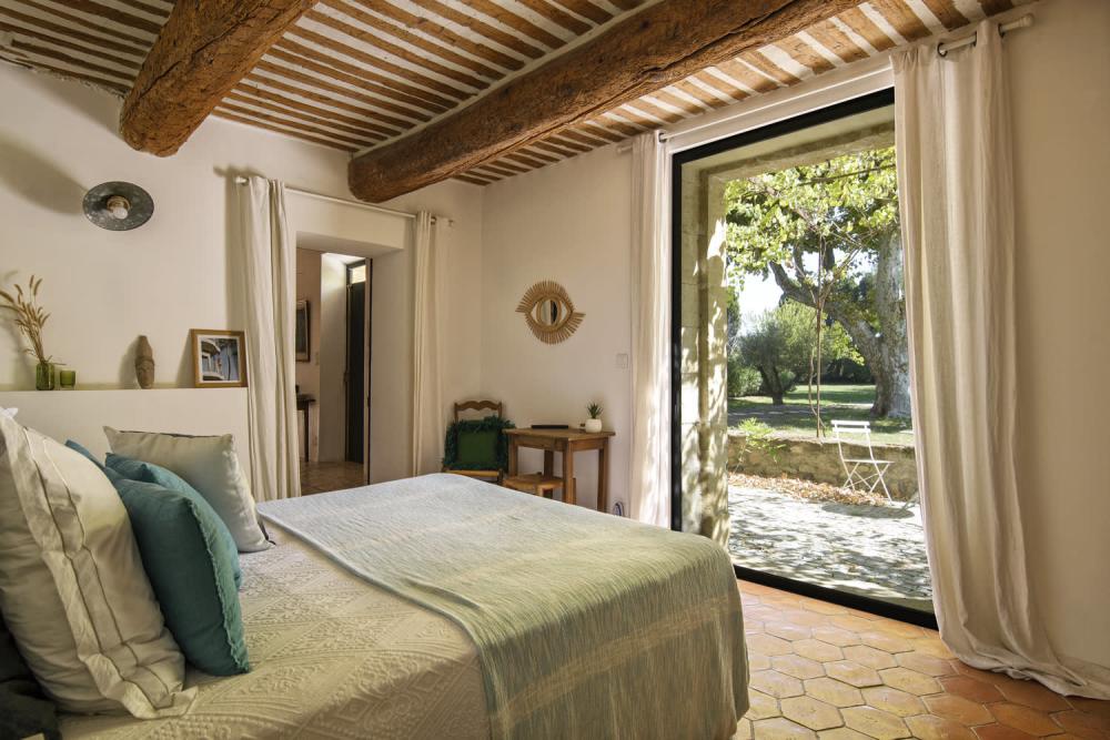 Photographs of Mas de la Sorgue villa in Provence - Image 18 of 45