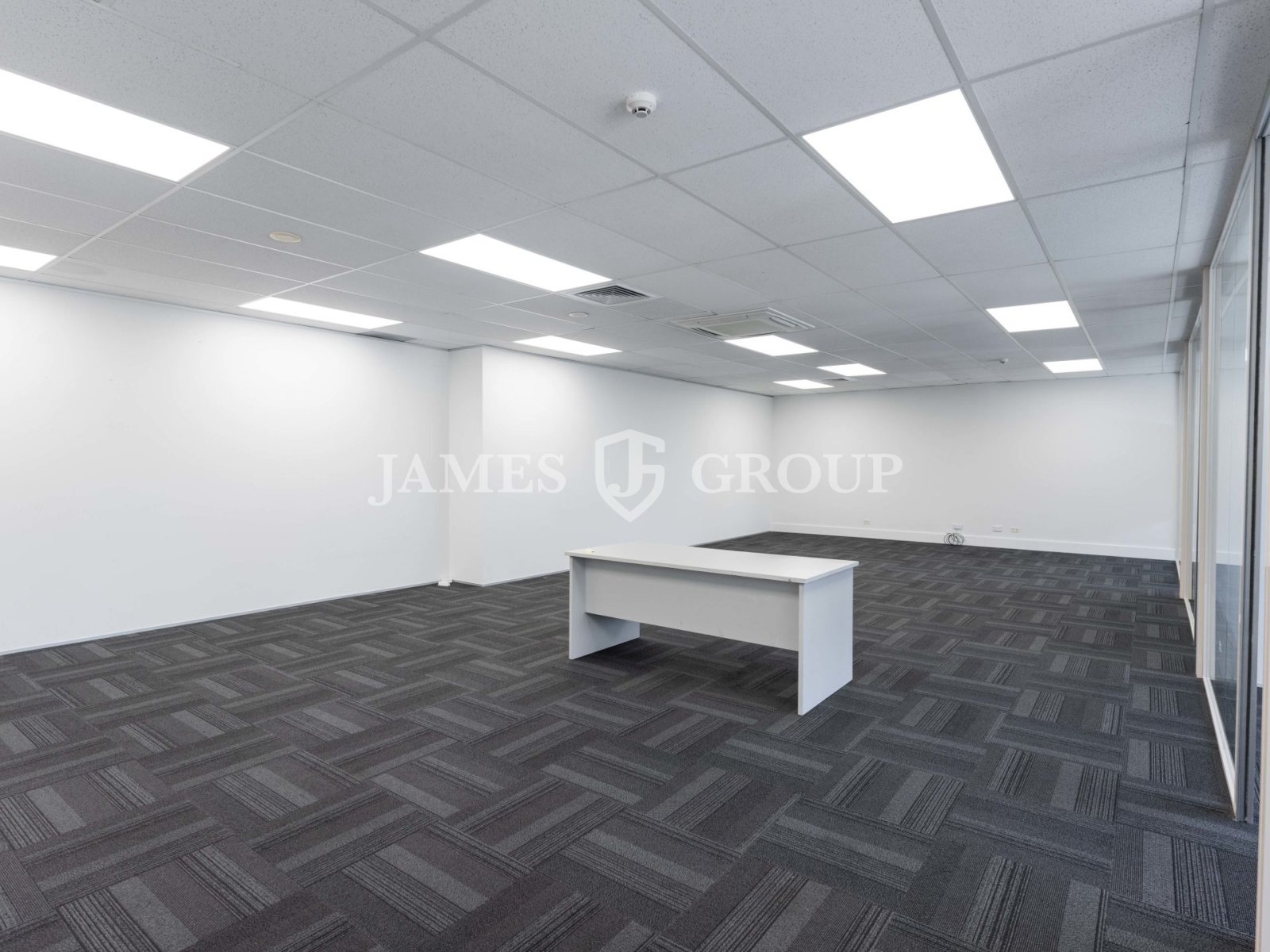 A-grade Airport Oaks Office