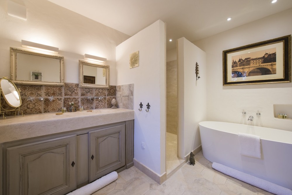 Photographs of Mas du Ciel villa in Provence - Image 30 of 44