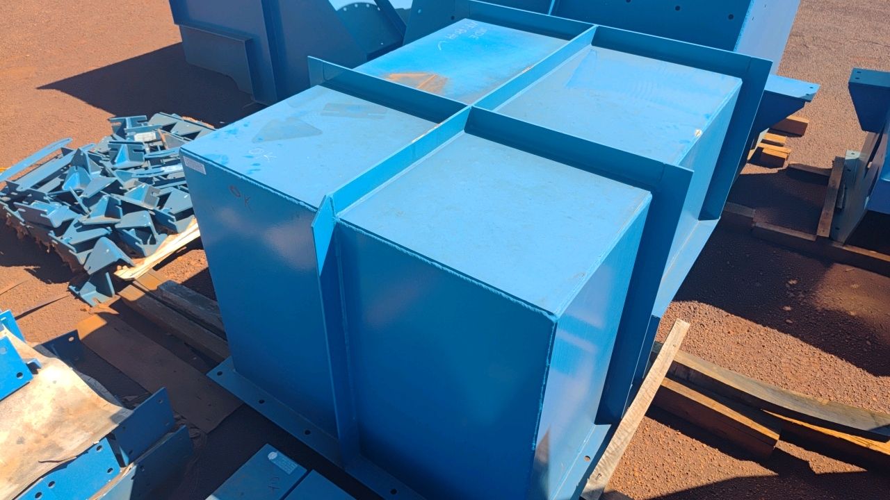 Lot of Metal Structures Conveyors / Street 2-3 / BOX C1