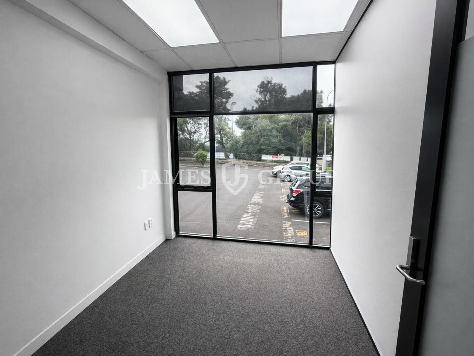 High Profile Epsom Office With 5 Consulting Rooms