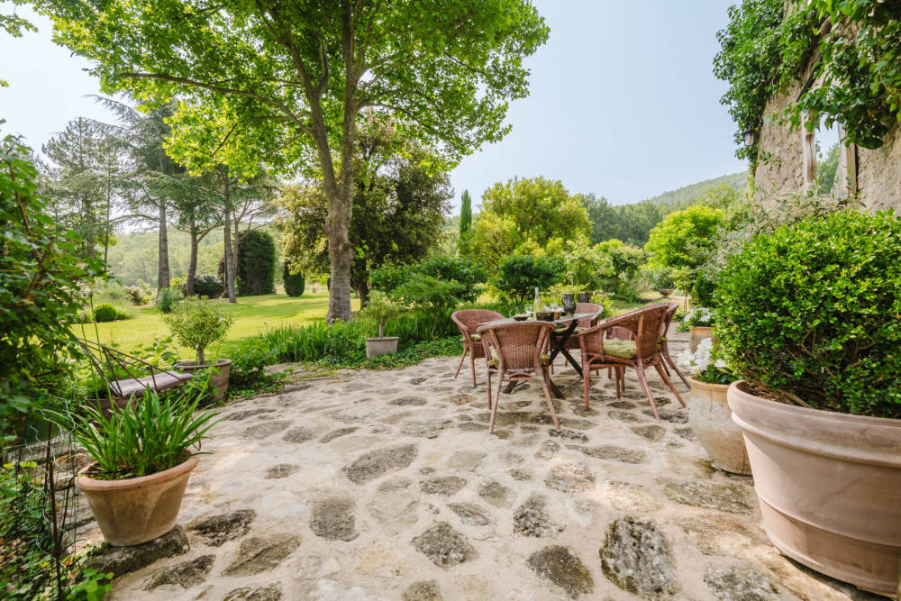 Photographs of Mas des Bleuets villa in Provence - Image 37 of 44