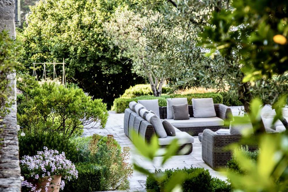 Photographs of Mas la Calade villa in Provence - Image 3 of 38