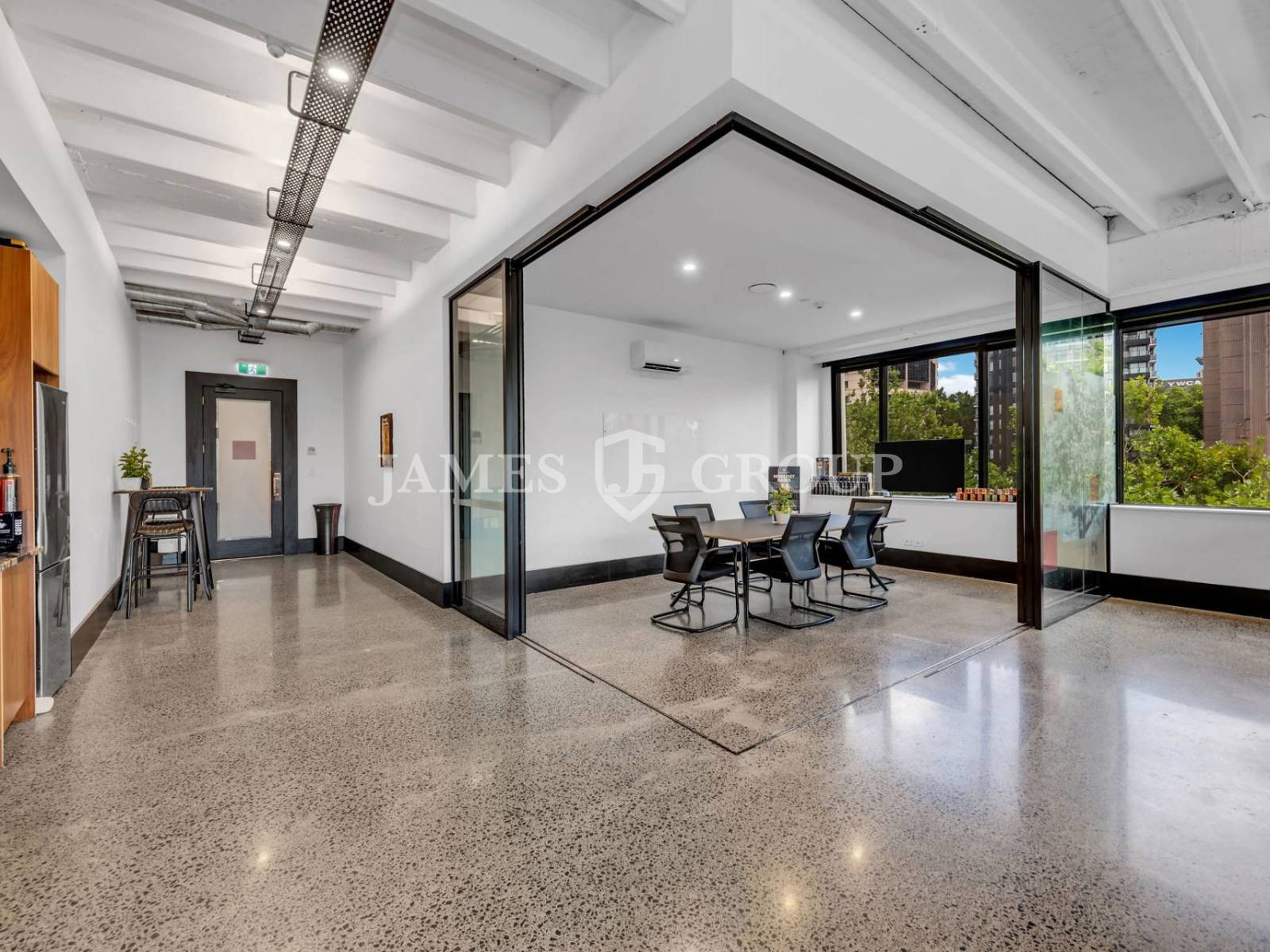 82m² Sleek Office With Premium Fitout