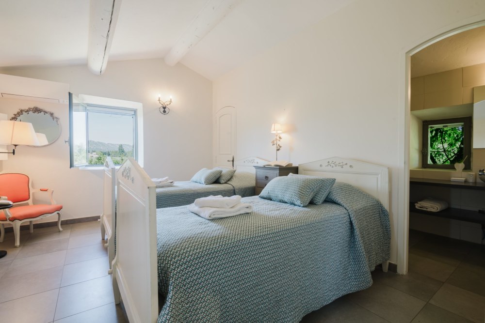 Photographs of Mas des Nénuphars villa in Provence - Image 28 of 54
