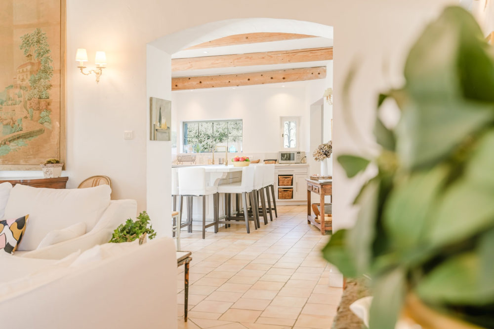 Photographs of Mas des Imberts villa in Provence - Image 10 of 48