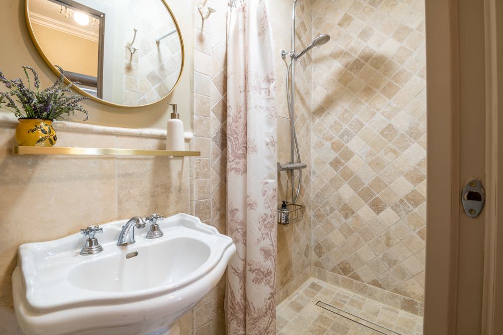 Photographs of Le Petit Mas Hosanna villa in Provence - Image 25 of 35