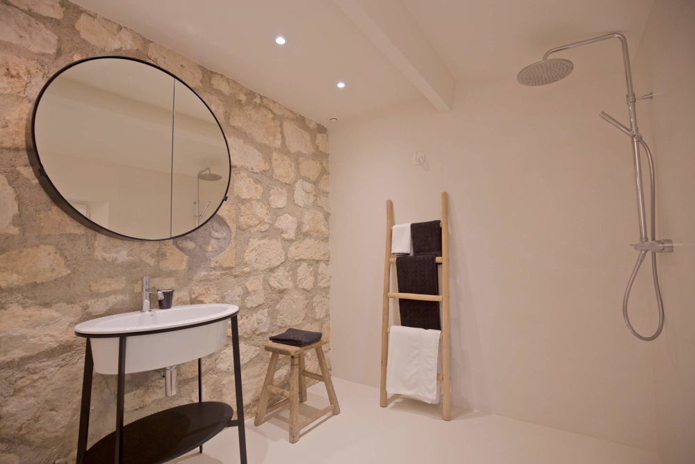 Photographs of Mas de Marie villa in Provence - Image 20 of 33
