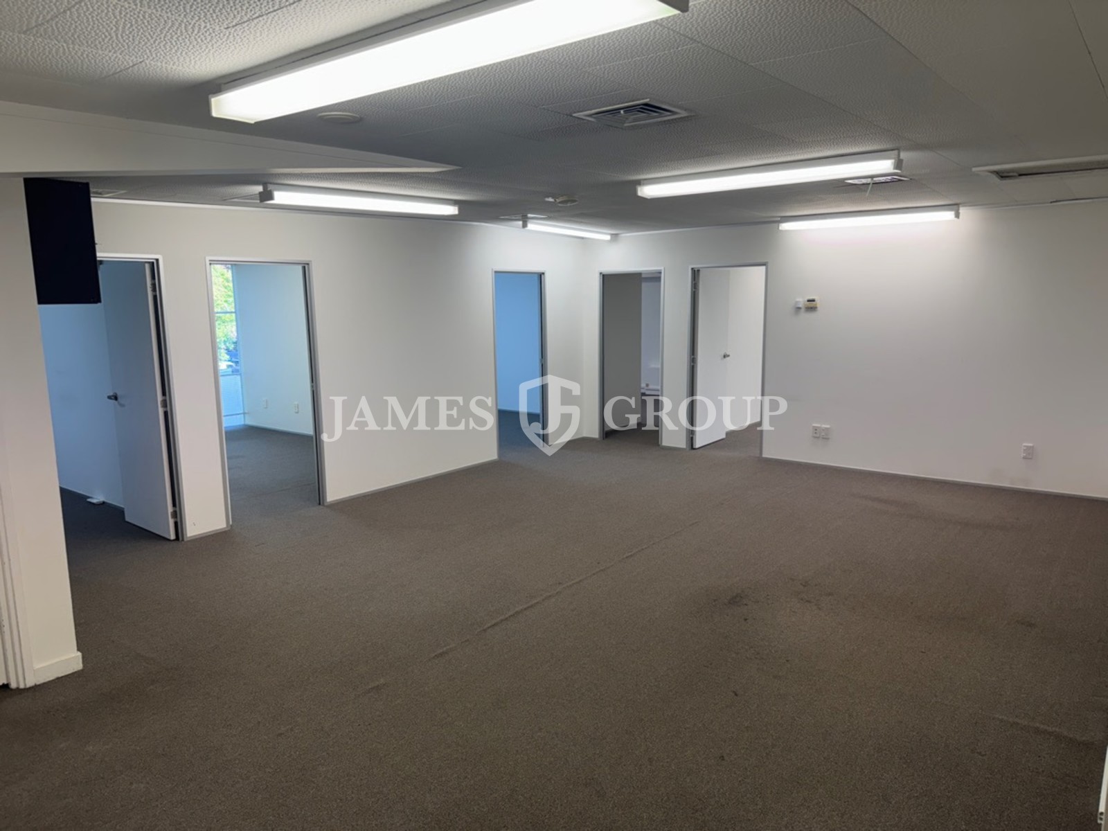Quality Office On The Edge Of The 1050 Precinct