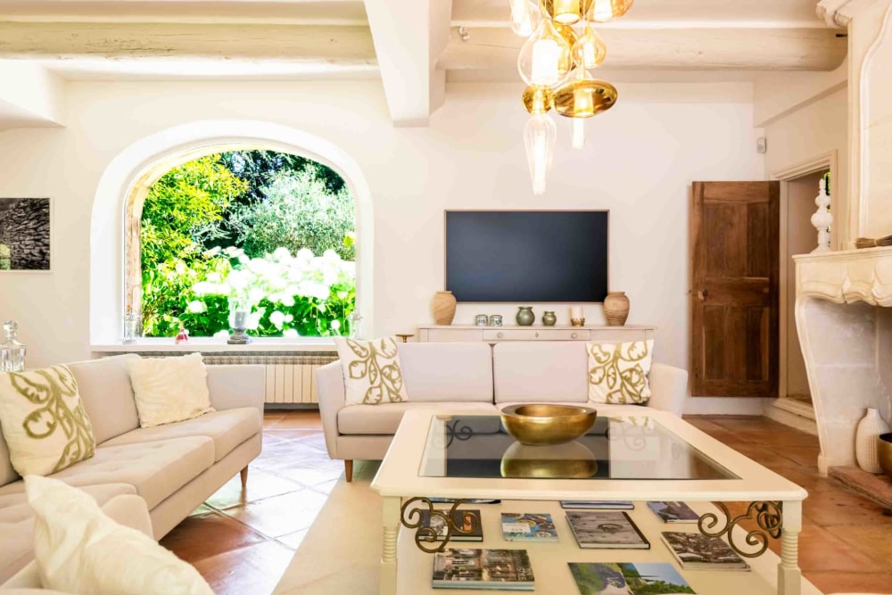 Photographs of Mas des Papillons villa in Provence - Image 8 of 45