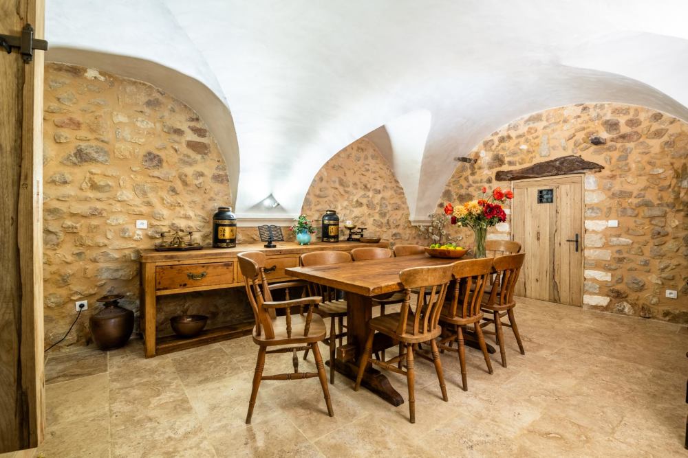 Photographs of Mas du Milan villa in Provence - Image 37 of 50