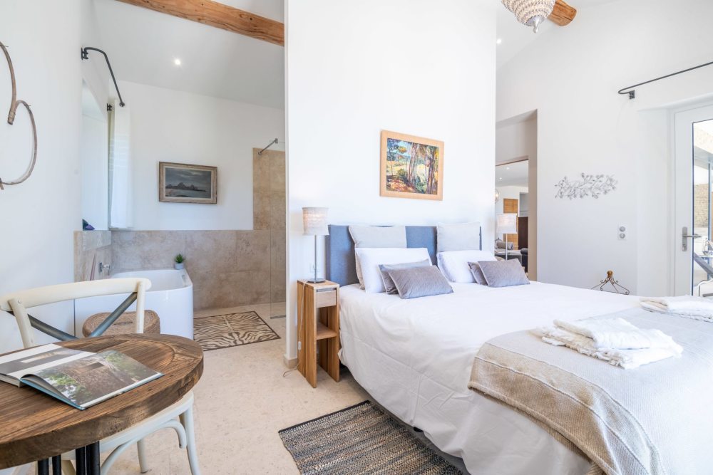Photographs of Mas La Vue Royale villa in Provence - Image 26 of 45
