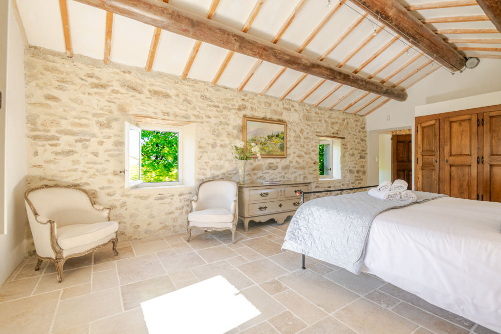 Photographs of Mas d’Oppede villa in Provence - Image 19 of 36