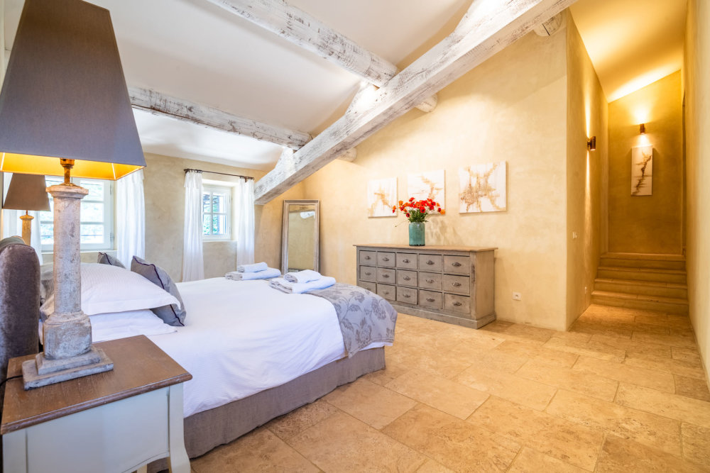 Photographs of Mas du Milan villa in Provence - Image 33 of 50