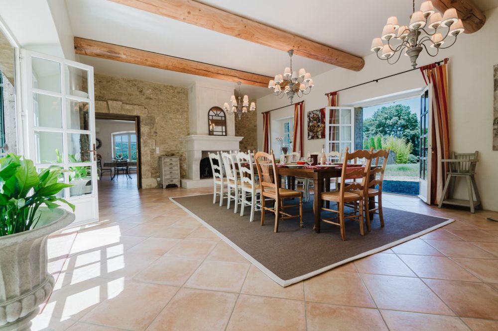 Photographs of Mas du Fournil villa in Provence - Image 10 of 47