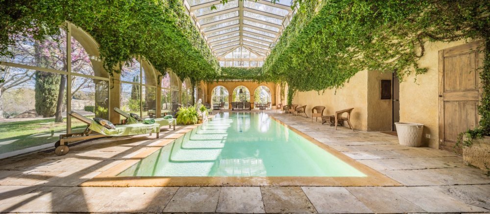 Photographs of Chateau de Sannes villa in Provence - Image 7 of 61
