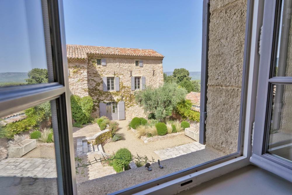 Photographs of Mas de la Quietude villa in Provence - Image 23 of 48