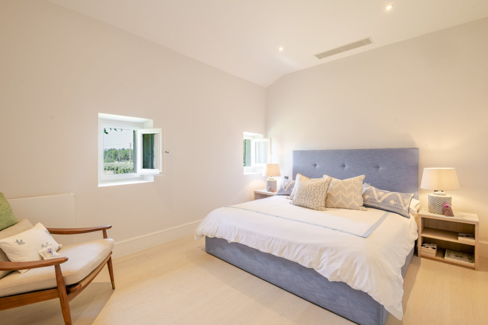 Photographs of Mas des Splendeurs villa in Provence - Image 31 of 53