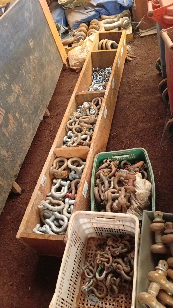 Lot of Shackles for Steel Cable