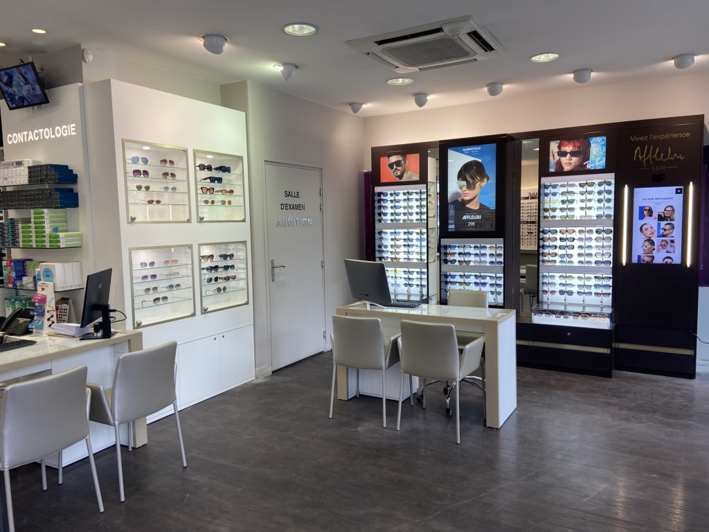 Magasin Opticien 138 rue La Fayette 75010 PARIS intérieur