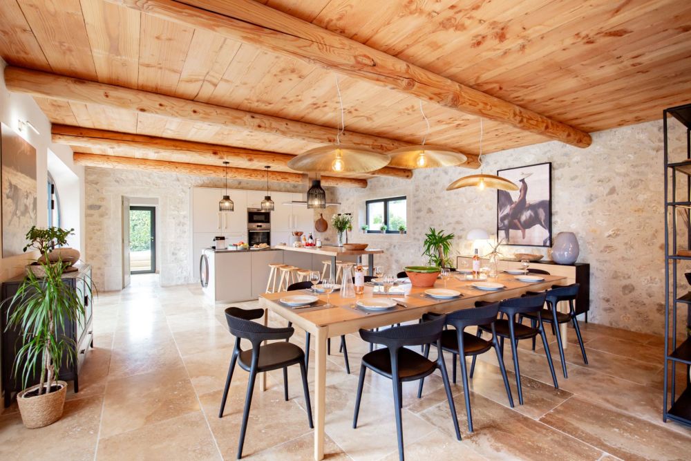 Photographs of Mas Eole villa in Provence - Image 9 of 39