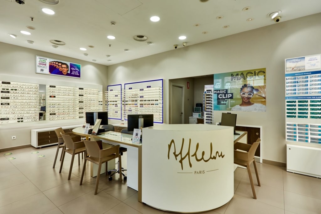 Tienda Óptico C.C. NERVION PLAZA - C/ LUIS DE MORALES  3 Local A-14 PTA Alta 41005 SEVILLA interior