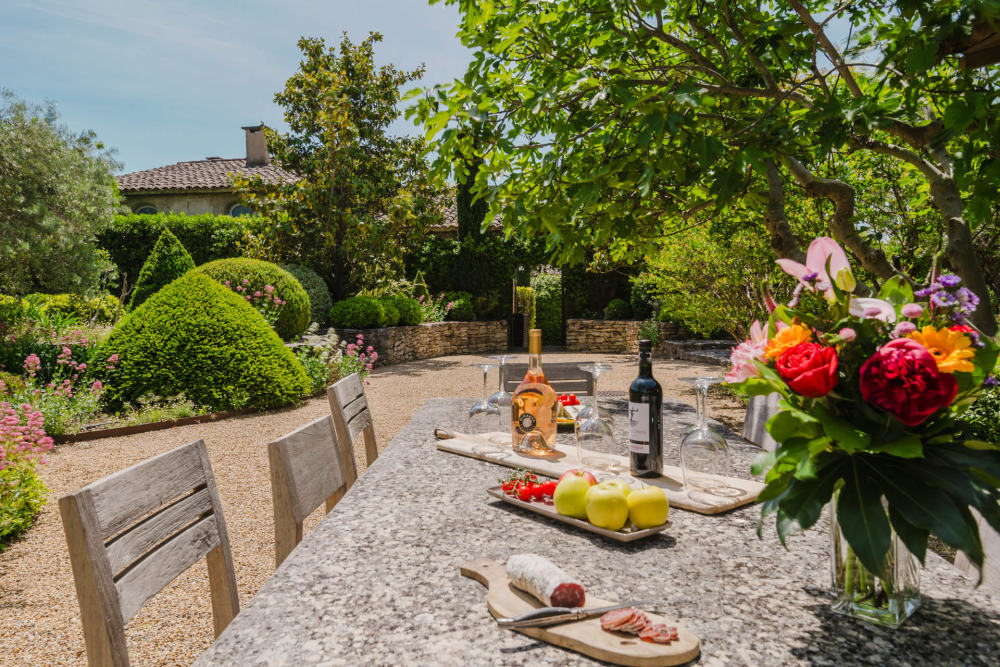 Photographs of Mas la Bergerie de Cabrieres villa in Provence - Image 44 of 56
