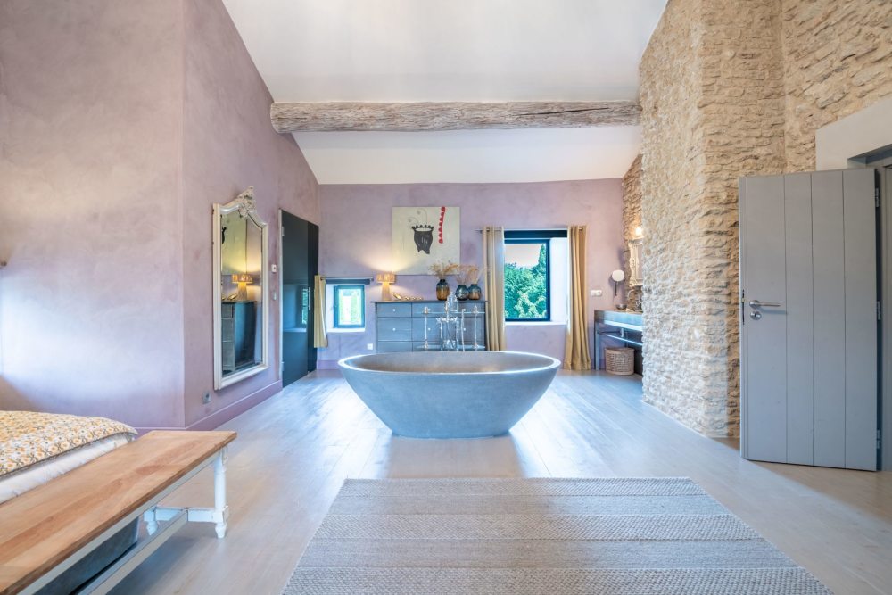 Photographs of Bastide de la Senancole villa in Provence - Image 29 of 52
