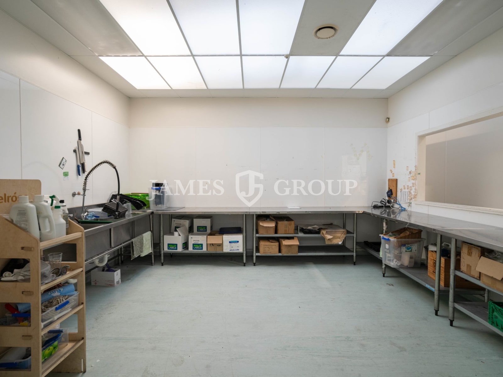 1,750sqm Prime New Lynn Warehouse + Large Yard