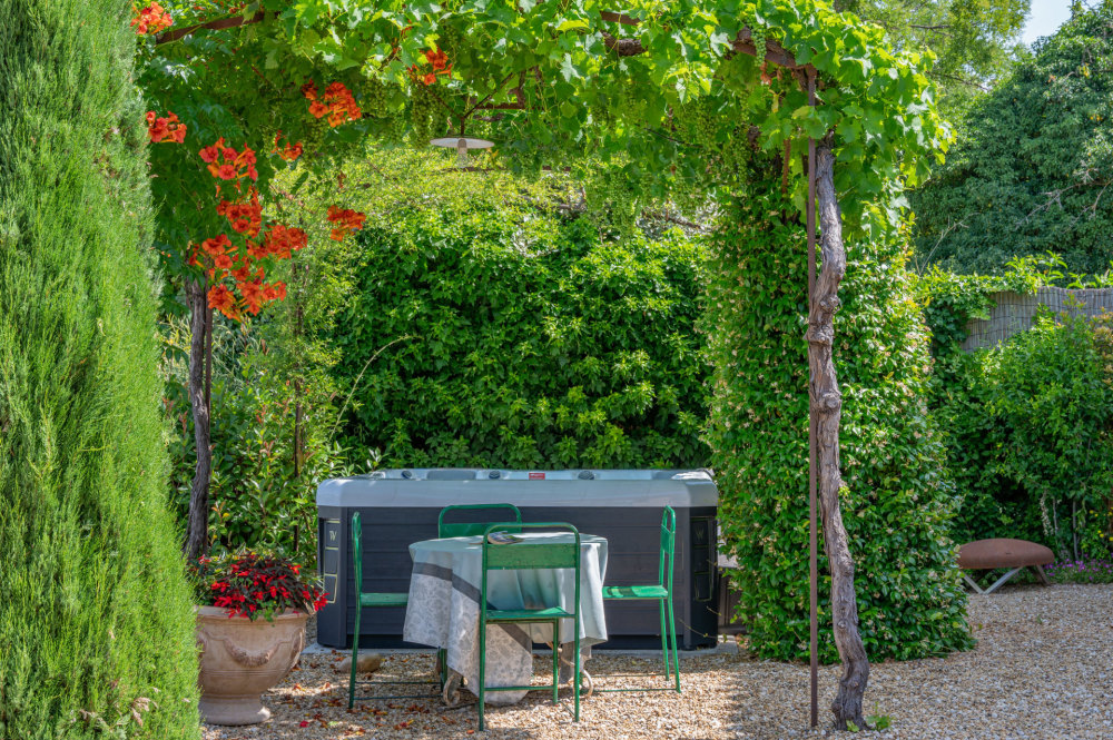 Photographs of New! Mas du Trésor villa in Provence - Image 34 of 35