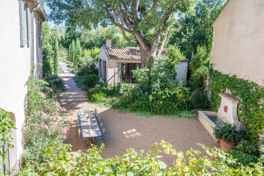 Photographs of Mas des Pierres villa in Provence - Image 5 of 60