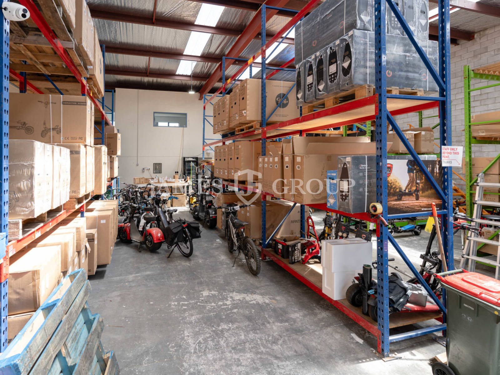 Central Fringe High Stud Warehouse With Parking