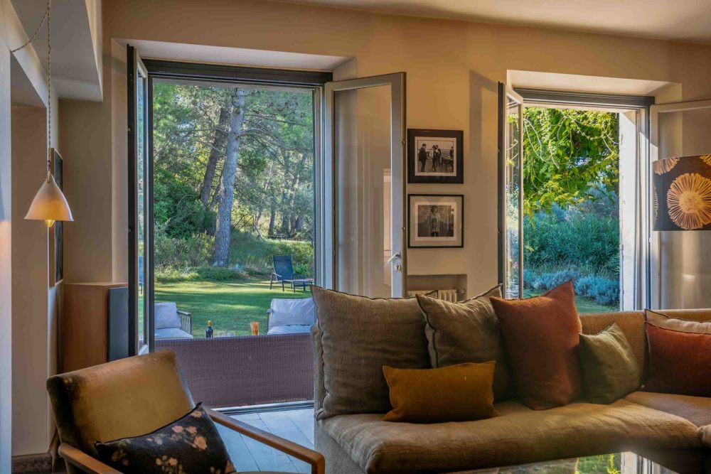 Photographs of Mas du Lac villa in Provence - Image 9 of 56