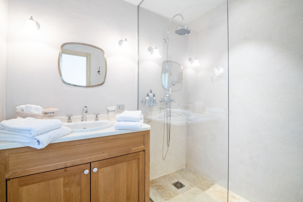 Photographs of Mas des Constellations villa in Provence - Image 36 of 49
